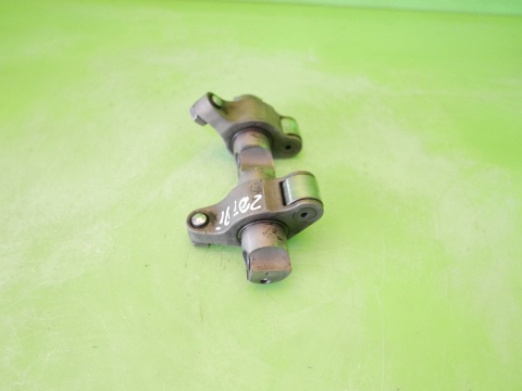 Wałek pompowtrysków VW PASSAT B6 2.0 TDI 8V 05-09