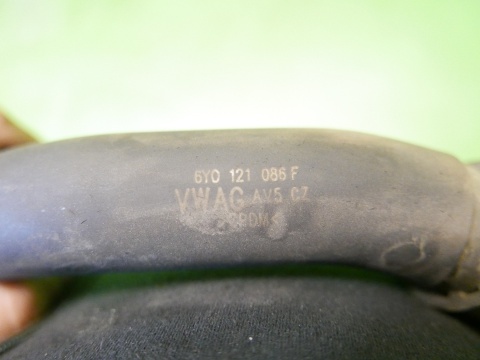 Wąż przewód rura króciec wody 6Y0121086F 6Q0122291F VW FOX I 5Z1 1.2 6V 03-