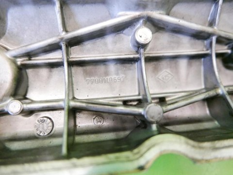 POKRYWA ZAWORÓW VOLVO V40 I 1.9 DI 95KM 99-00 POKRYWA ZAWORÓW VOLVO V40 I 1.9 DI 95KM 99-00
