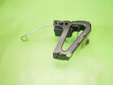 SIŁOWNIK KLAPKI WLEWU PALIWA VOLVO V40 I KOMBI 99-