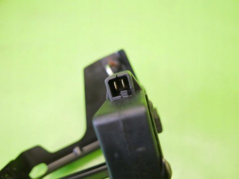 SIŁOWNIK KLAPKI WLEWU PALIWA VOLVO V40 I KOMBI 99-