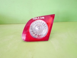Lampa prawa tył w klapę 3C5945094C VW PASSAT B6 SEDAN 05-09