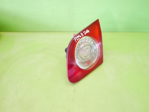 Lampa prawa tył w klapę 3C5945094C VW PASSAT B6 SEDAN 05-09