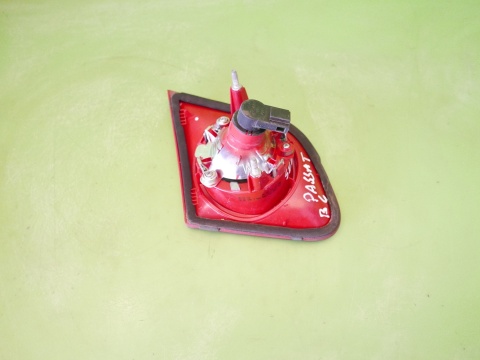 Lampa prawa tył w klapę 3C5945094C VW PASSAT B6 SEDAN 05-09