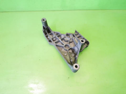 Łapa silnika 03G199207F VW PASSAT B6 2.0 TDI 8V 05-09