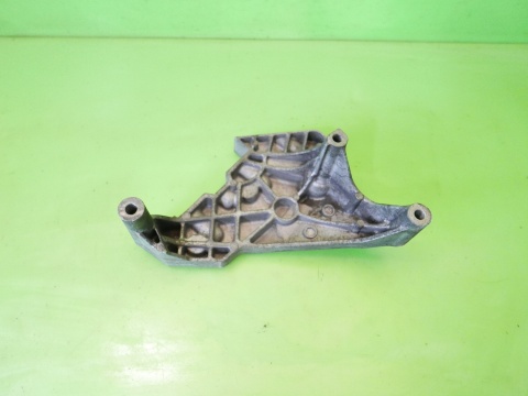 Łapa silnika 03G199207F VW PASSAT B6 2.0 TDI 8V 05-09