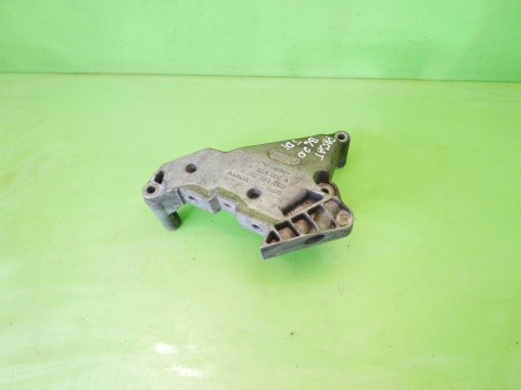 Łapa silnika 03G199207F VW PASSAT B6 2.0 TDI 8V 05-09