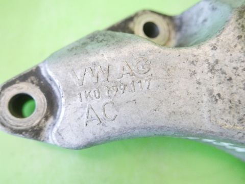 Łapa wspornik skrzyni 1K0199117AC VW PASSAT B6 2.0 TDI 8V 05-09