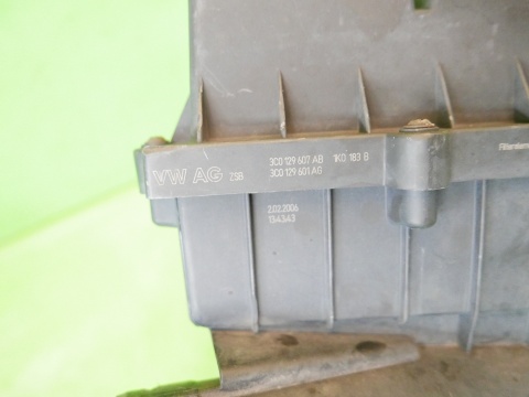 Obudowa filtra powietrza 3C0129607AB VW PASSAT B6 2.0 TDI 16V