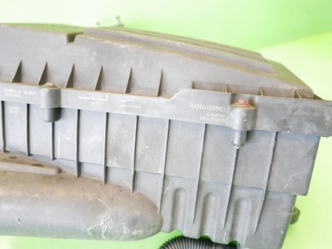 Obudowa filtra powietrza 3C0129607AB VW PASSAT B6 2.0 TDI 16V