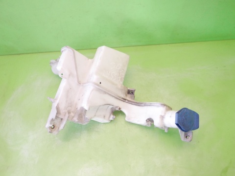 Zbiorniczek spryskiwaczy 3C0955453P VW PASSAT B6 2.0 TDI 8V 05-09