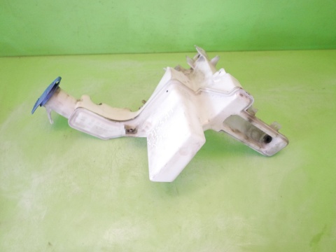Zbiorniczek spryskiwaczy 3C0955453P VW PASSAT B6 2.0 TDI 8V 05-09