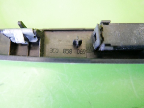 Ramka dekor radia 3C0858069AG VW PASSAT B6 05-09