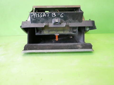 Schowek prawy pasażera z deski 3C1857097AM VW PASSAT B6 05-09