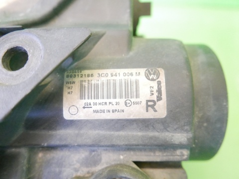Reflektor lampa prawa przód 3C0941006M valeo VW PASSAT B6 05-09