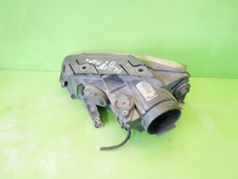 Reflektor lampa prawa przód 3C0941006M valeo VW PASSAT B6 05-09
