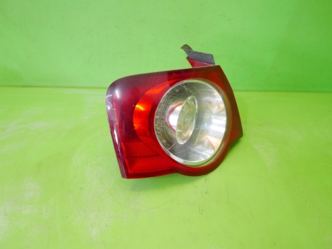 Lampa lewa tył w błotnik 3C5945095C VW PASSAT B6 SEDAN 05-09