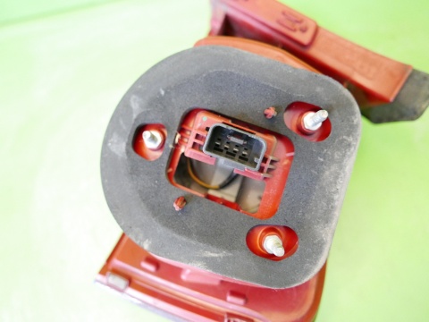 Lampa lewa tył w błotnik 3C5945095C VW PASSAT B6 SEDAN 05-09