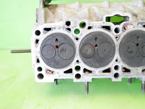 Głowica z zaworami 038103373R wałek rozrządu VW PASSAT B6 2.0 TDI 8V 05-09