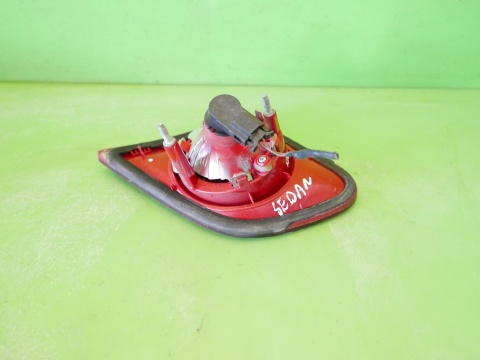 Lampa lewa tył w klapę 3C5945093C VW PASSAT B6 SEDAN 05-09