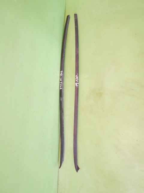 Listwa szyby czołowej prawa + lewa VW PASSAT B6 05-09