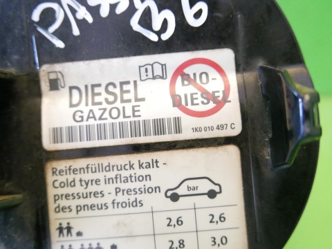 Klapka wlewu paliwa L041 3C5809857 VW PASSAT B6 SEDAN 05-09