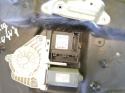 Mechanizm silniczek szyby prawy przód 1K0959792H VW PASSAT B6 05-09