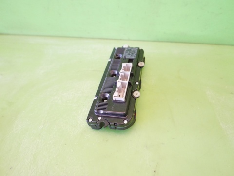 Panel nawiewu klimatyzacji grzane fotele VW PASSAT B6 05-09