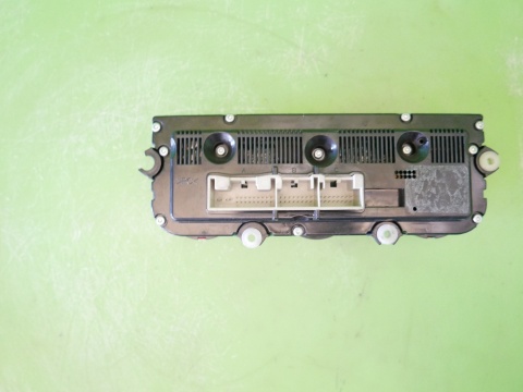 Panel nawiewu klimatyzacji grzane fotele VW PASSAT B6 05-09