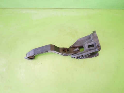 Pedał sprzęgła 3C1721059N VW PASSAT B6 2.0 TDI 8V 05-09