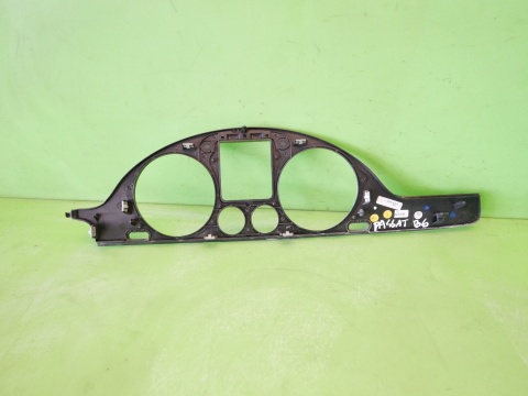 Ramka dekor licznika 3C1858335 VW PASSAT B6 Highline 05-09