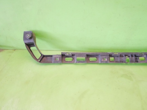 Ślizg zderzaka środek tył 3C5807863 VW PASSAT B6 SEDAN 05-09