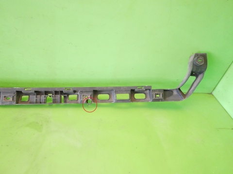 Ślizg zderzaka środek tył 3C5807863 VW PASSAT B6 SEDAN 05-09