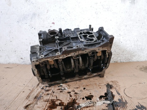 Blok dół silnika wał tłoki BMP VW PASSAT B6 2.0 TDI 8V 05-09