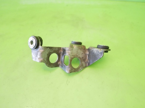 Łapa linkek zmiany 6 biegów 1K0711789 VW PASSAT B6 2.0 TDI 8V 05-09