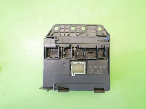 Moduł komfortu 3C0959799B VW PASSAT B6 2.0 TDI 8V 05-09