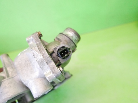 Obudowa króciec termostatu pompa wody skf 88832 BMW X5 E53 4.4 M62B44 99-03