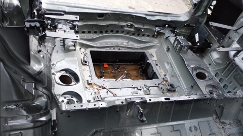 Pas tylny wanna wnęka koła zapasowego 475/9 BMW X5 E53 99-03