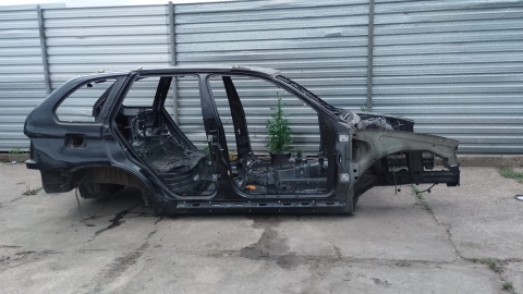 Próg prawy 475/9 BMW X5 E53 99-03