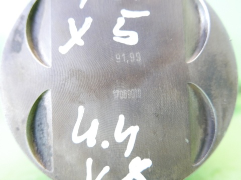 Tłok + korbowód 1708901D 91,99 BMW X5 E53 4.4 M62B44 99-03