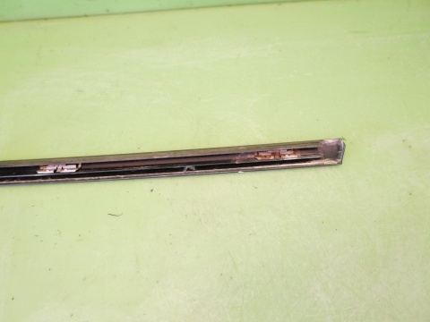 Listwa szyby karoseryjnej lewa tył 475/9 BMW X5 E53 99-03