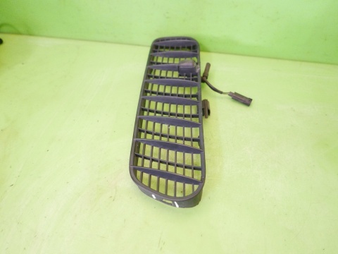 Spryskiwacz szyby dysza kratka maski wlot lewy 8402669 BMW X5 E53 99-03