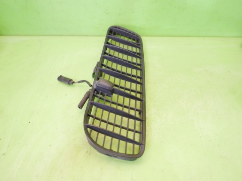 Spryskiwacz szyby dysza kratka maski wlot lewy 8402669 BMW X5 E53 99-03