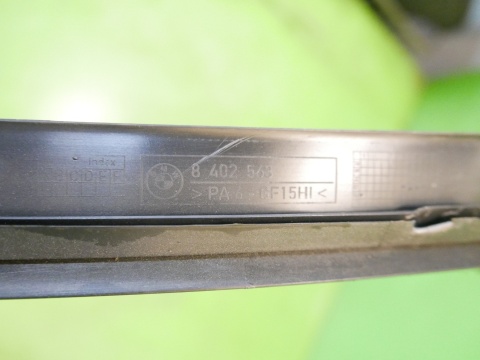 Listwa ramka szyby drzwi lewa tył 8402563 BMW X5 E53 99-03