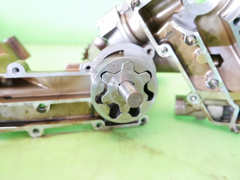 Pompa olejowa smok oleju 1439271 BMW X5 E53 4.4 M62B44 99-03
