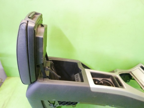 Podłokietnik tunel środkowy popielniczka cupholder BMW X5 E53 99-03