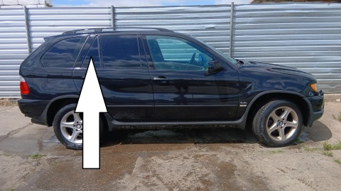 Szyba drzwiowa prawa tył tylna mała trójkąt BMW X5 E53 99-03
