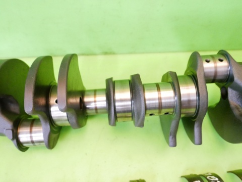 Wał korbowy + panewki 1704768 BMW X5 E53 4.4 M62B44 V8 99-03