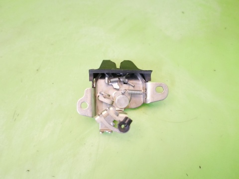 Zamek klapy tył bagażnika SUZUKI SX4 I GY RW SEDAN 06-09