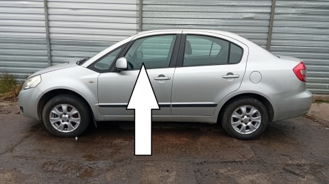 Szyba drzwiowa lewa przód duża SUZUKI SX4 I GY RW SEDAN 06-09
